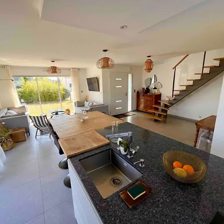 Beautiful New House Near And Train Station Σπίτι διακοπών *