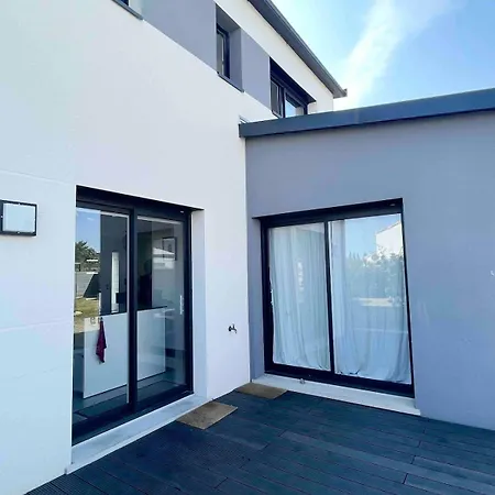 Beautiful New House Near And Train Station Σπίτι διακοπών *