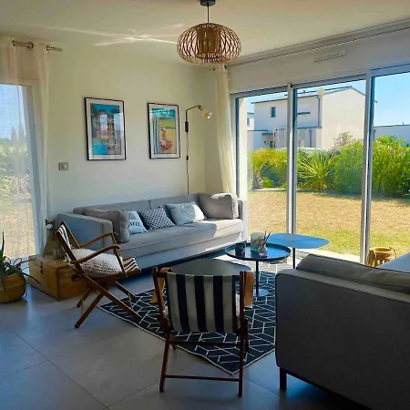 Beautiful New House Near And Train Station Σπίτι διακοπών *
